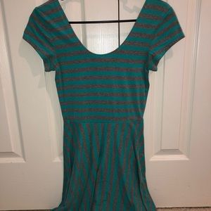 Super cute grey and greenish dress! Very soft